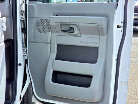 2011 Ford E-Series E-350 SD XLT
