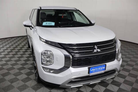 2023 Mitsubishi Outlander SE