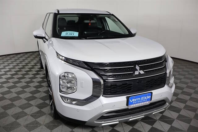 2023 Mitsubishi Outlander SE