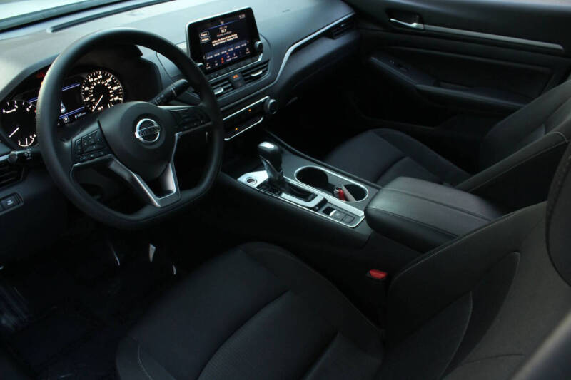 2022 Nissan Altima 2.5 SV