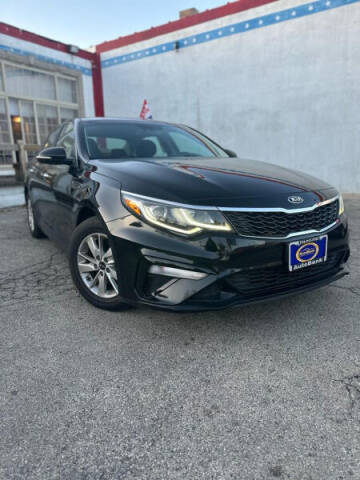 2019 Kia Optima for sale at AutoBank in Chicago IL