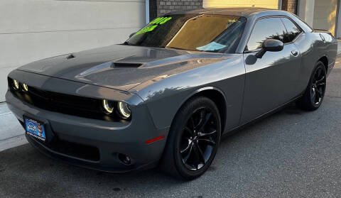 2018 Dodge Challenger SXT Plus