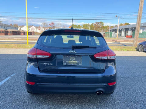 2017 Kia Forte5 LX