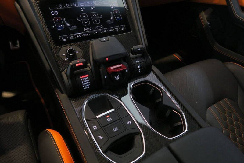 2024 Lamborghini Urus S