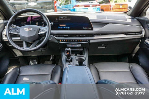 2025 Cadillac XT4 Premium Luxury