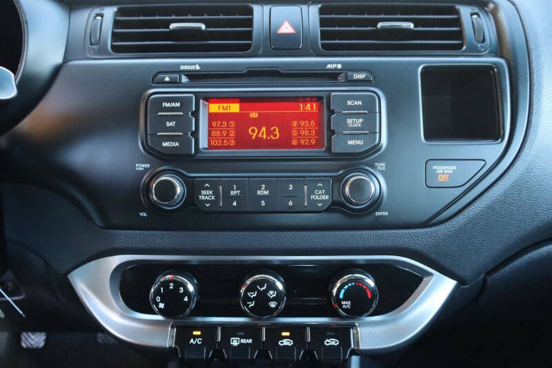 2012 Kia Rio 5-Door LX