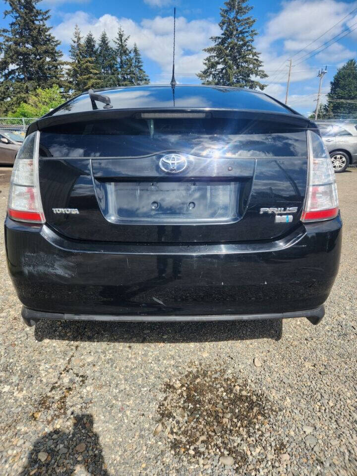 2004 Toyota Prius for sale at BENCHMARK AUTO SALES in Parkland, WA