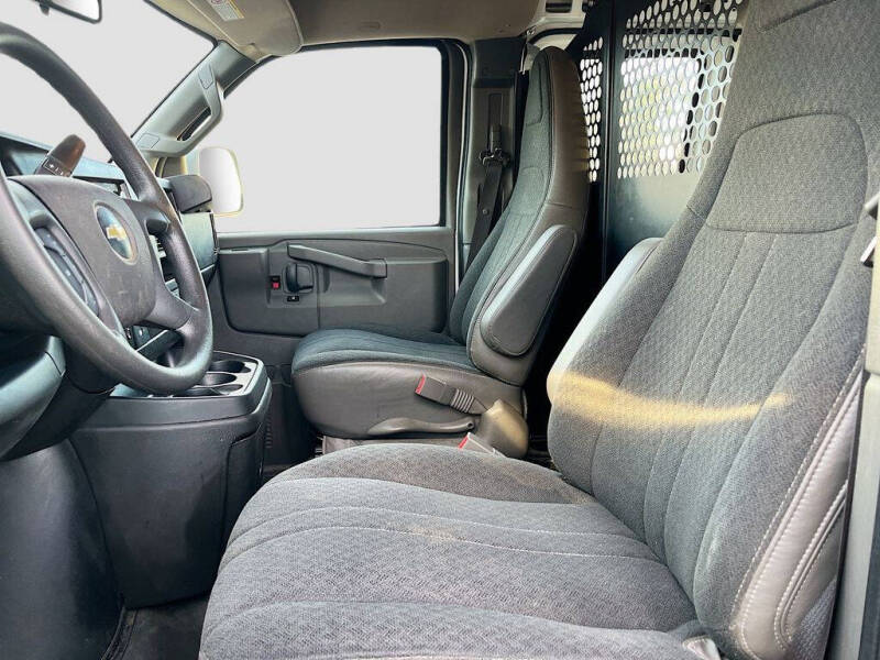 2023 Chevrolet Express 2500