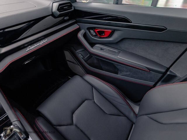 2025 Lamborghini Urus SE