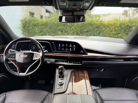 2022 Cadillac Escalade ESV Luxury