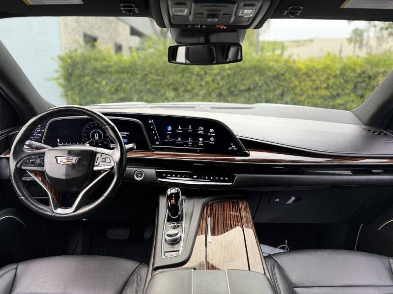 2022 Cadillac Escalade ESV Luxury