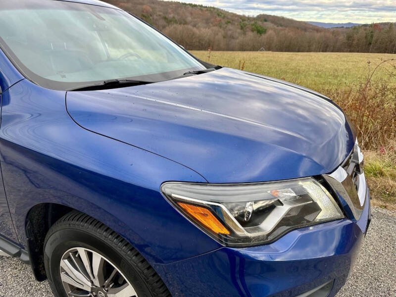 2017 Nissan Pathfinder SL