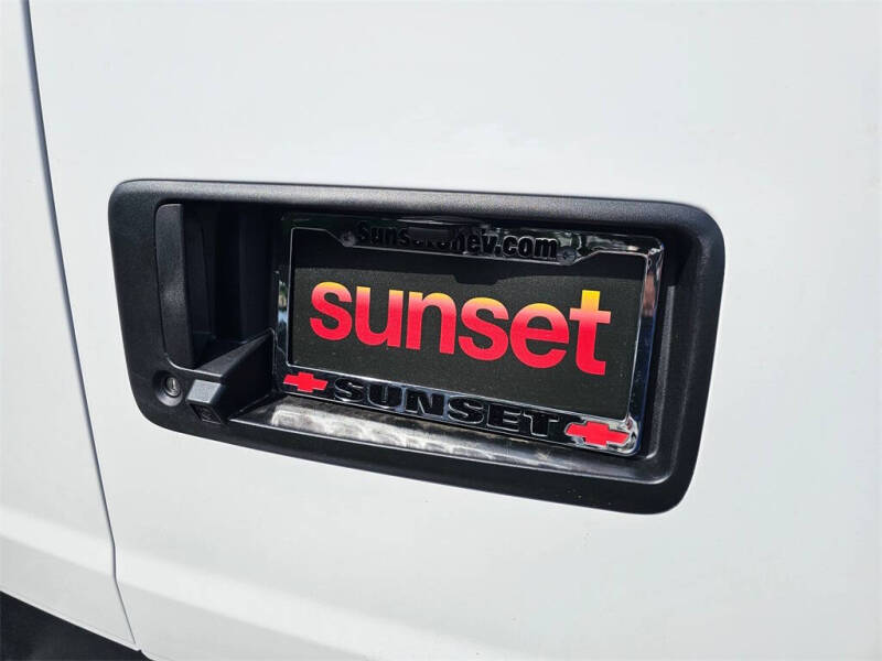 2025 Chevrolet Express 2500