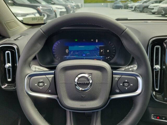 2026 Volvo XC40 B5 Core