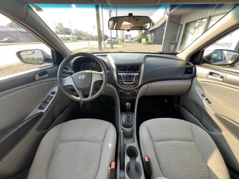 2017 Hyundai Accent SE