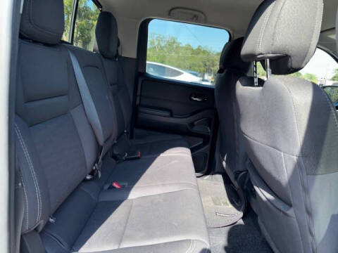 2024 Nissan Frontier SV