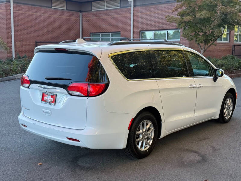 2020 Chrysler Voyager LXi