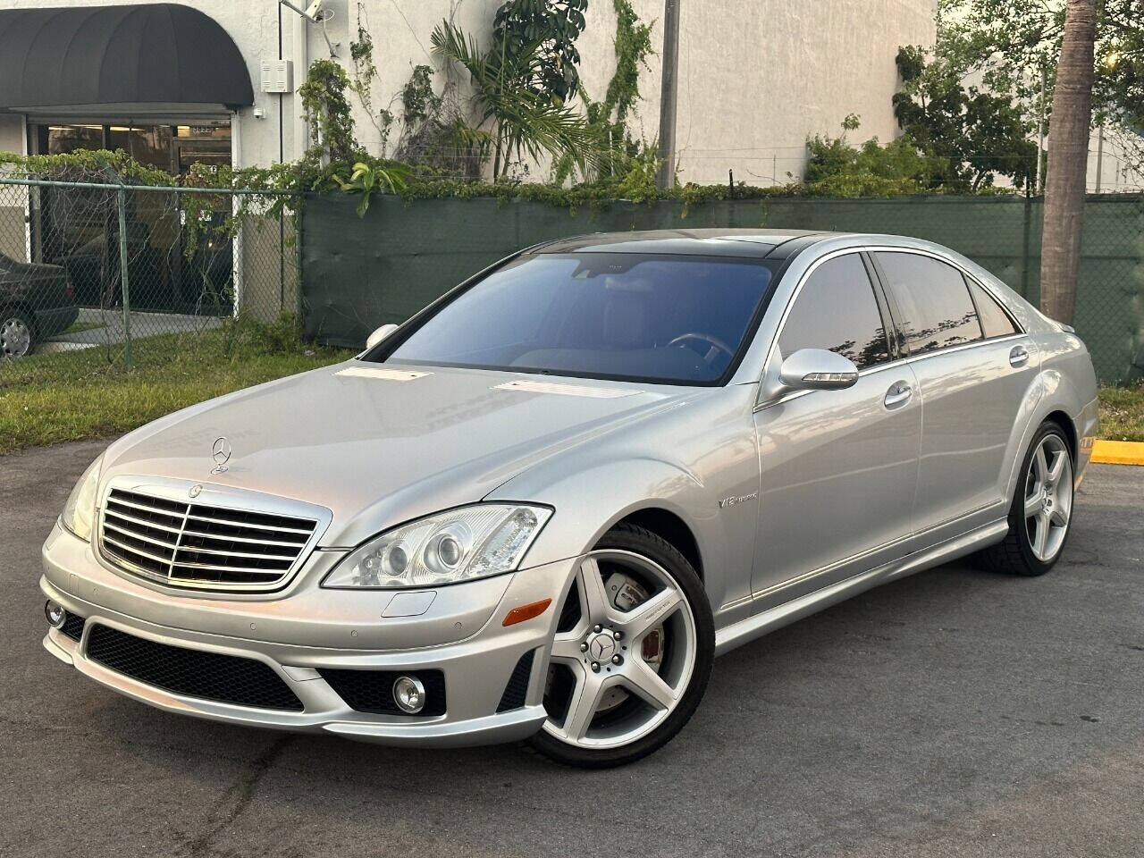 2007 Mercedes-Benz S-Class Sedan - $27,900