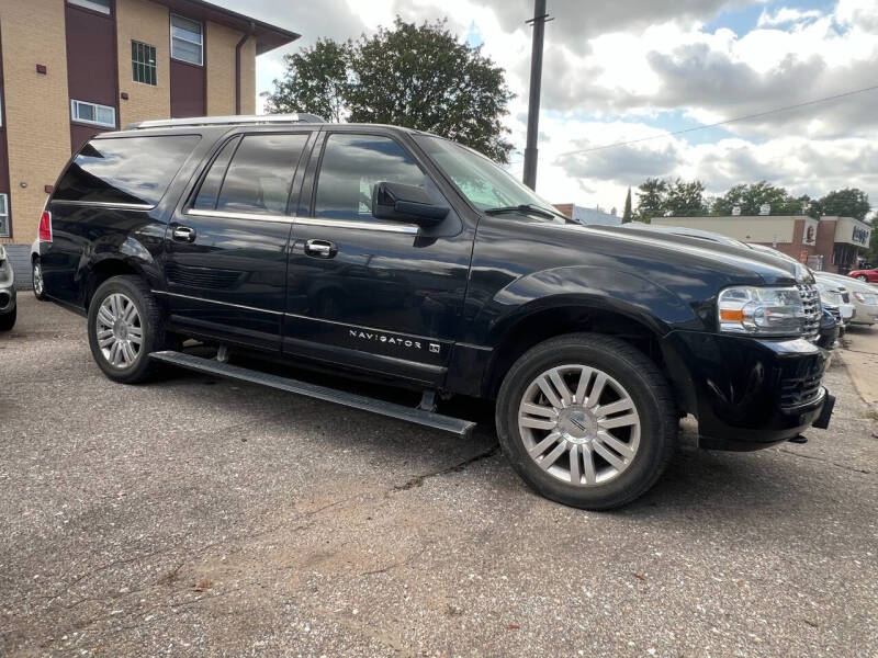 2013 Lincoln Navigator Base's photo