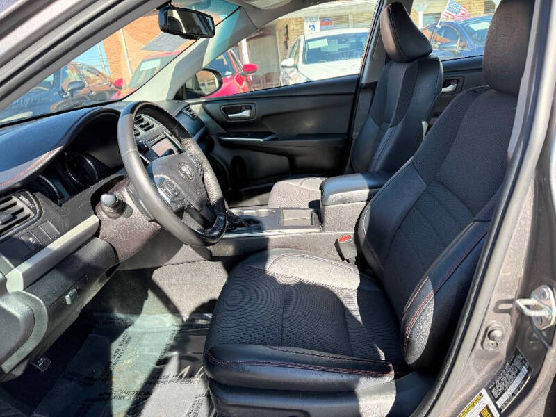 2017 Toyota Camry SE