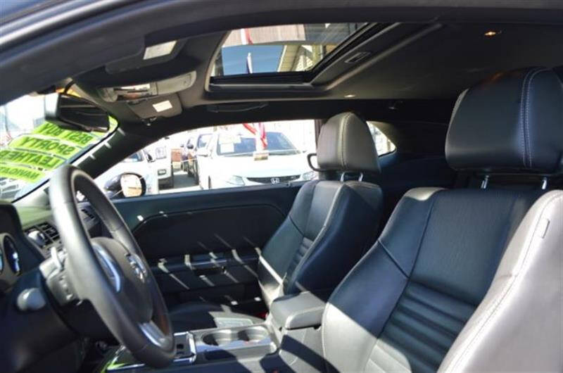 2013 Dodge Challenger SXT