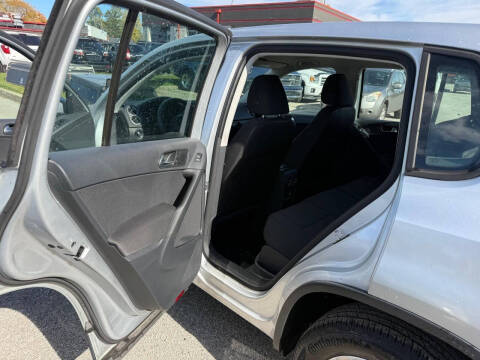 2011 Volkswagen Tiguan S 4Motion