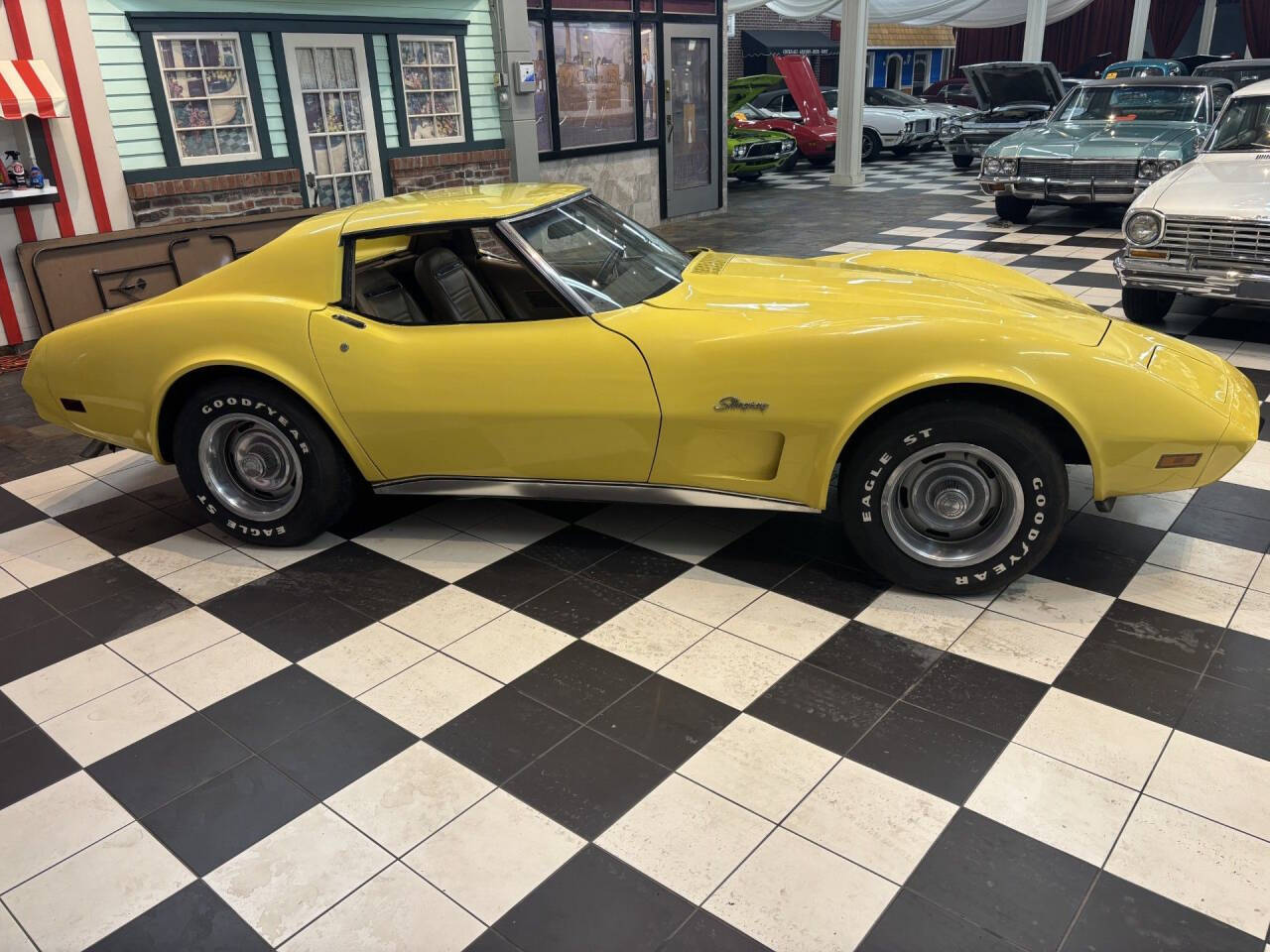 1975 Chevrolet Corvette 8