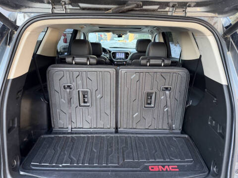 2022 GMC Acadia Denali