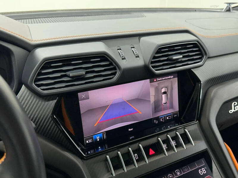 2022 Lamborghini Urus