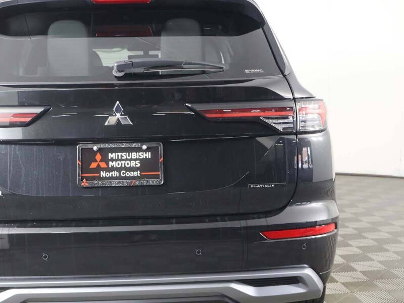 2025 Mitsubishi Outlander SEL Platinum Edition