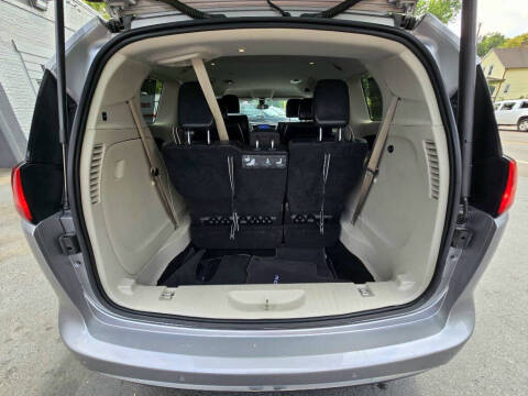 2017 Chrysler Pacifica Touring-L