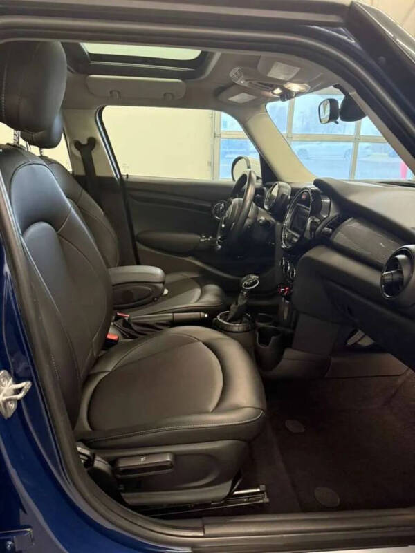 2017 MINI Hardtop 4 Door Cooper