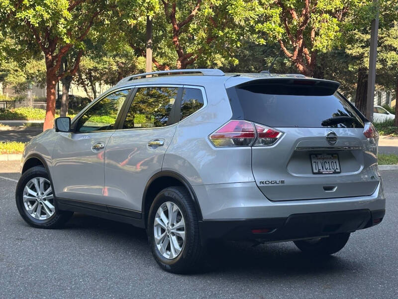 Image 10 of 2015 Nissan Rogue SV