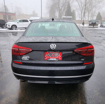 2018 Volkswagen Passat 2.0T R-Line