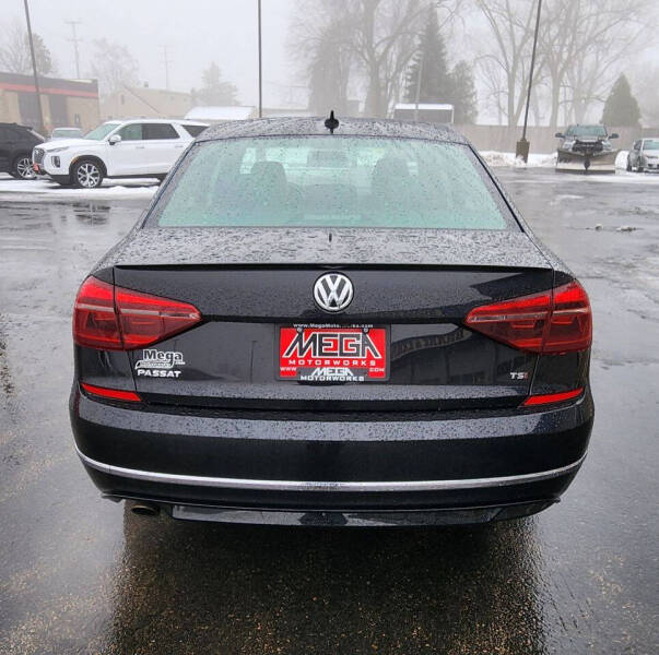 2018 Volkswagen Passat 2.0T R-Line