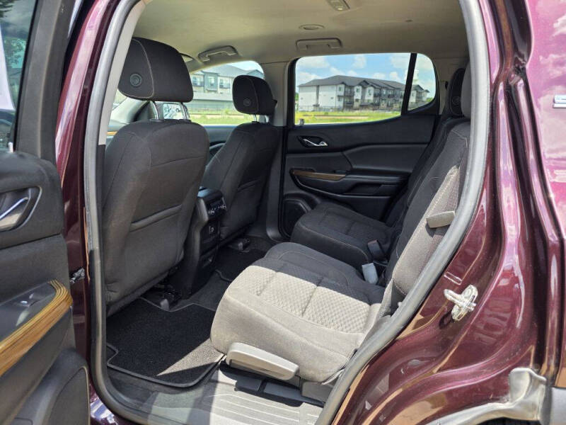 2017 GMC Acadia SLE-2
