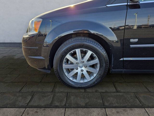 2009 Chrysler Town and Country Touring