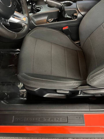 2015 Ford Mustang V6