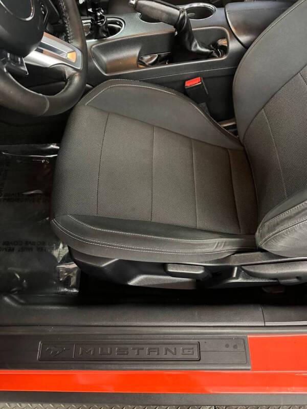 2015 Ford Mustang V6