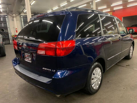 2004 Toyota Sienna