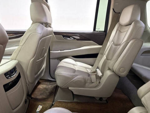 2016 Cadillac Escalade ESV Luxury Collection