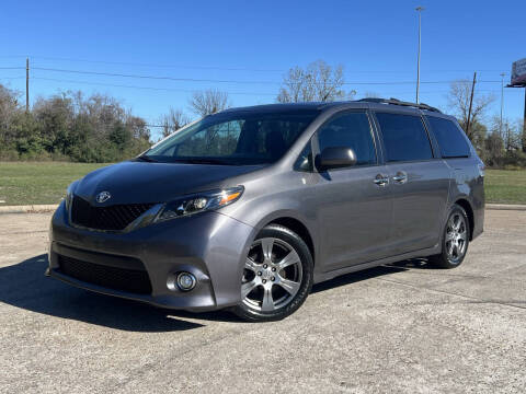 2017 Toyota Sienna SE Premium 8-Passenger