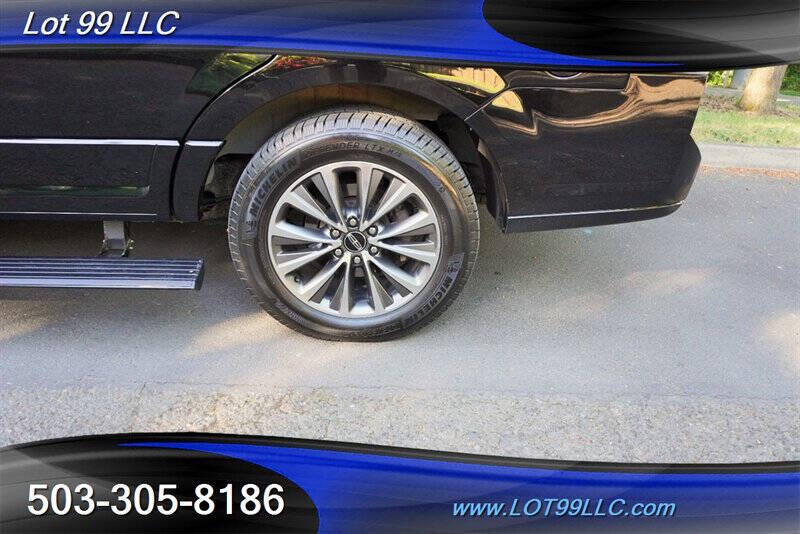 2017 Lincoln Navigator Select