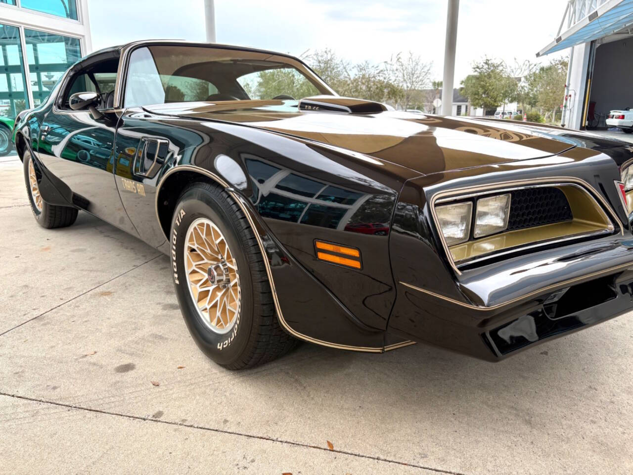 1977 Pontiac Firebird 40