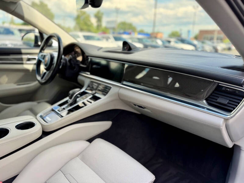 2017 Porsche Panamera 4S