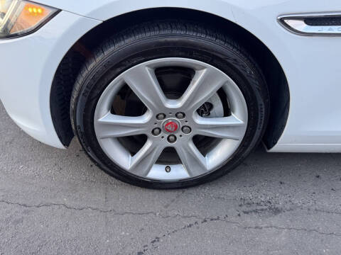 2017 Jaguar XE 25t Prestige