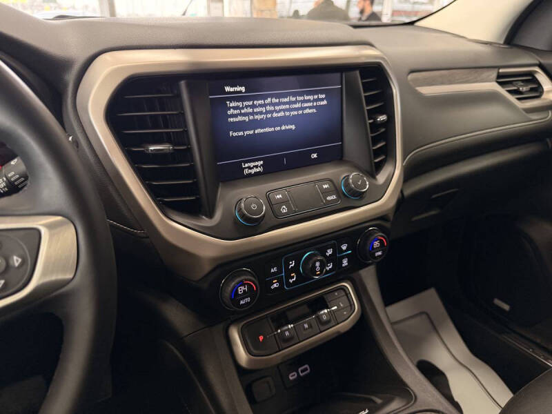 2023 GMC Acadia Denali