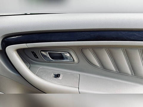 2018 Ford Taurus Limited