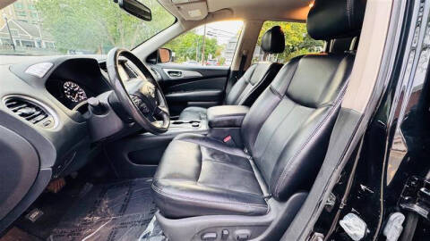 2019 Nissan Pathfinder SL