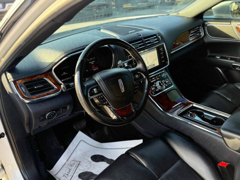 2019 Lincoln Continental Select